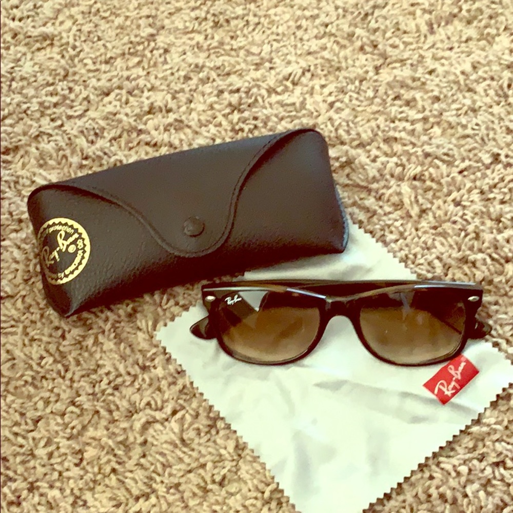 Women’s Ray Bans